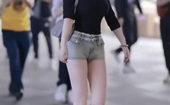 小sao货揉揉你的奶真大gif